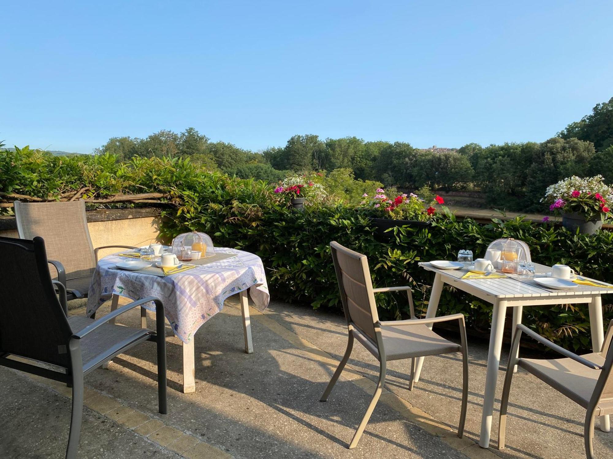 ドンム Les Jonquilles Bed & Breakfast エクステリア 写真
