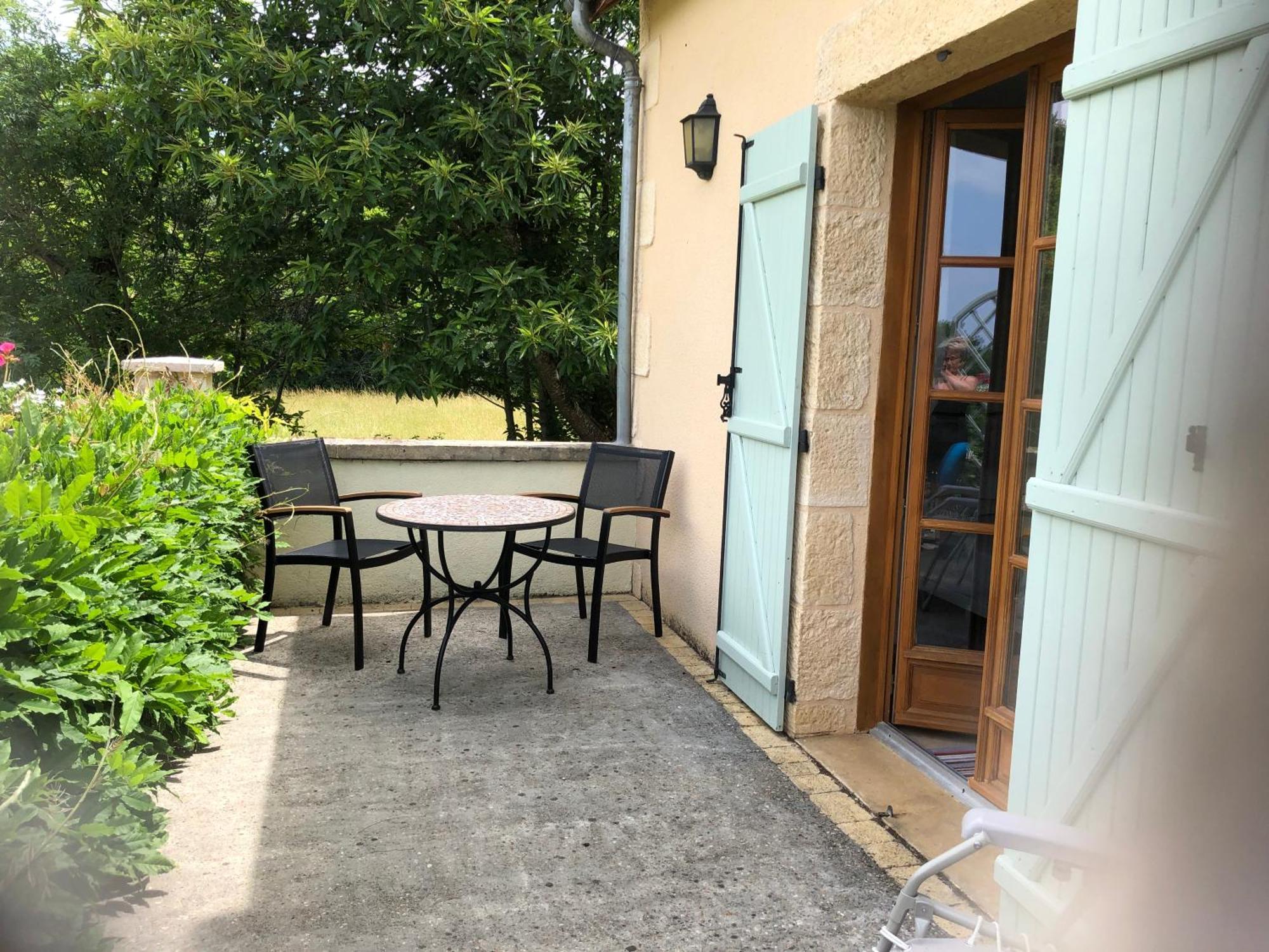 ドンム Les Jonquilles Bed & Breakfast エクステリア 写真