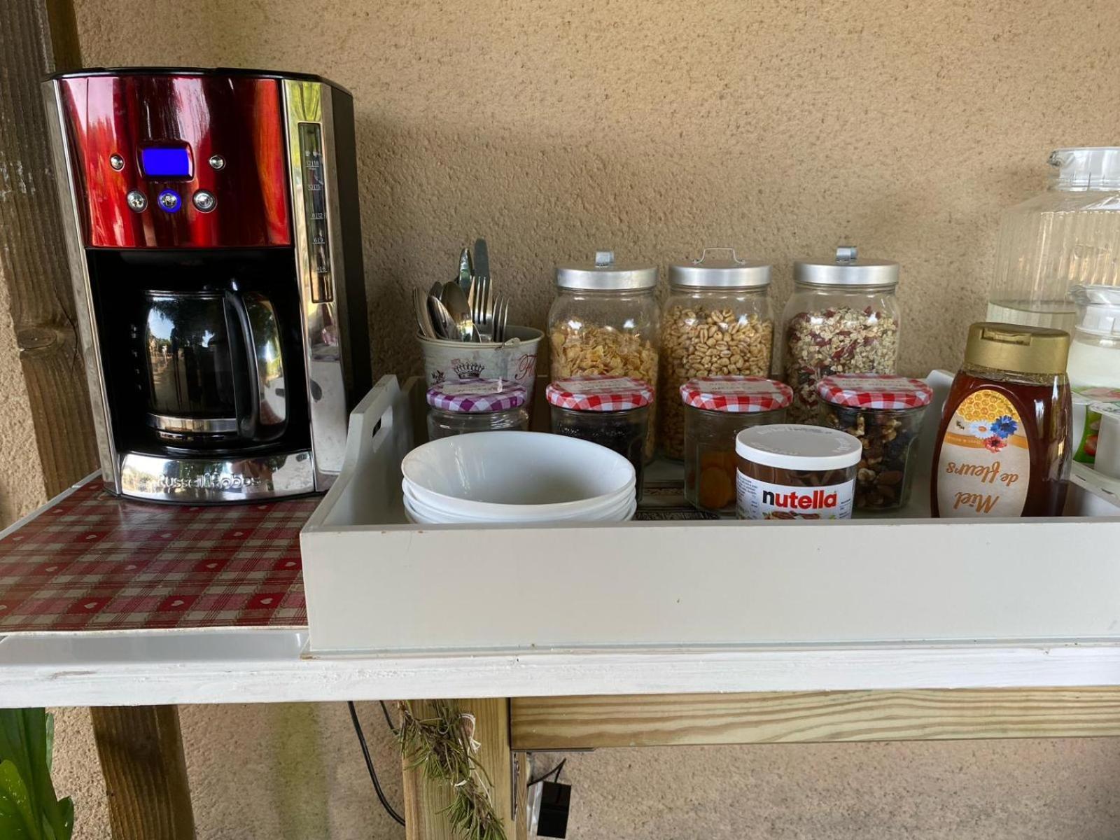 ドンム Les Jonquilles Bed & Breakfast エクステリア 写真