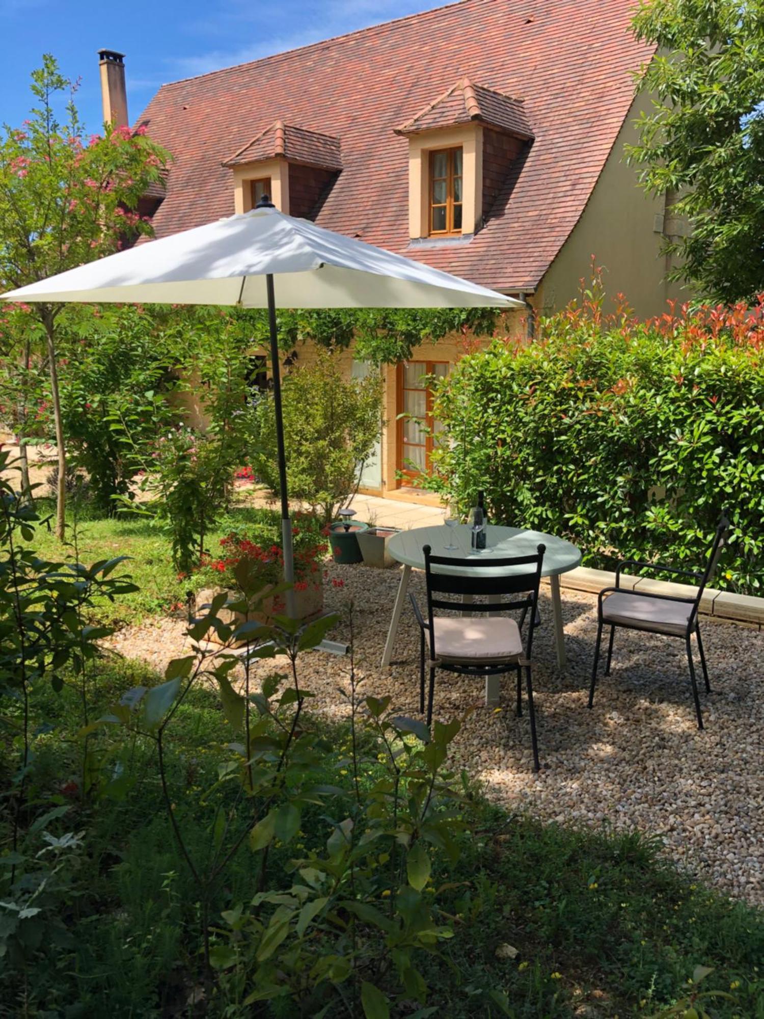 ドンム Les Jonquilles Bed & Breakfast エクステリア 写真