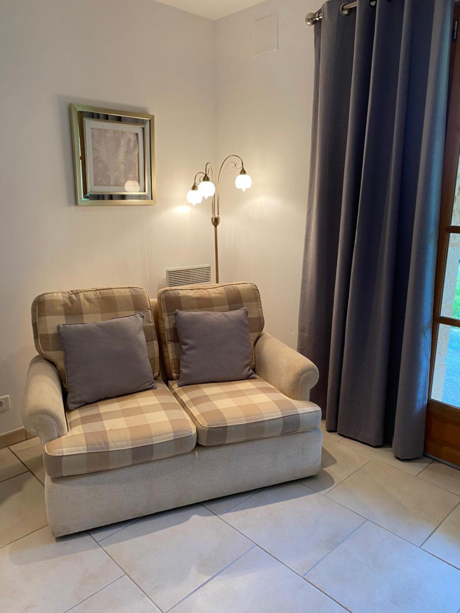 ドンム Les Jonquilles Bed & Breakfast エクステリア 写真