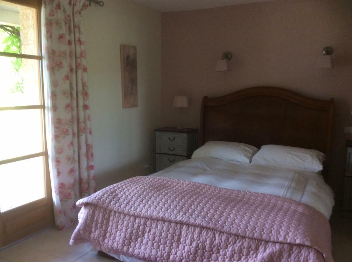 ドンム Les Jonquilles Bed & Breakfast エクステリア 写真